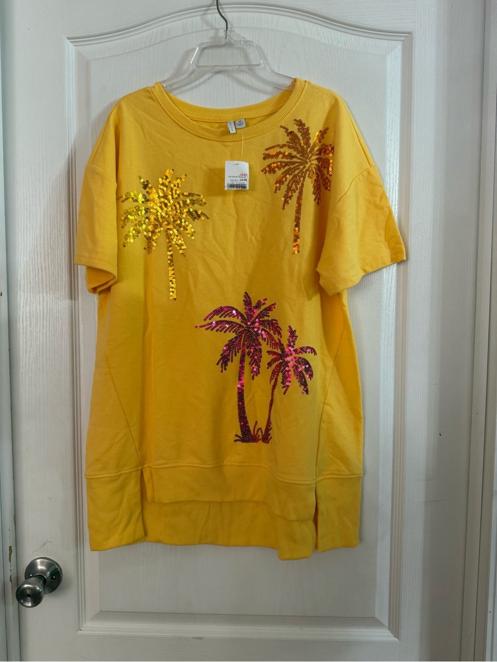 Cato Women’s Yellow Sequin Palm Tree Top NWT Sz M. SP-92